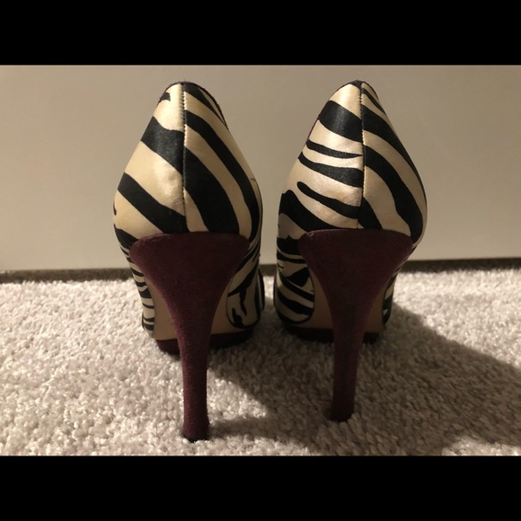 Madden Girl Round Toe Zebra Print Pumps - Picture 5 of 6